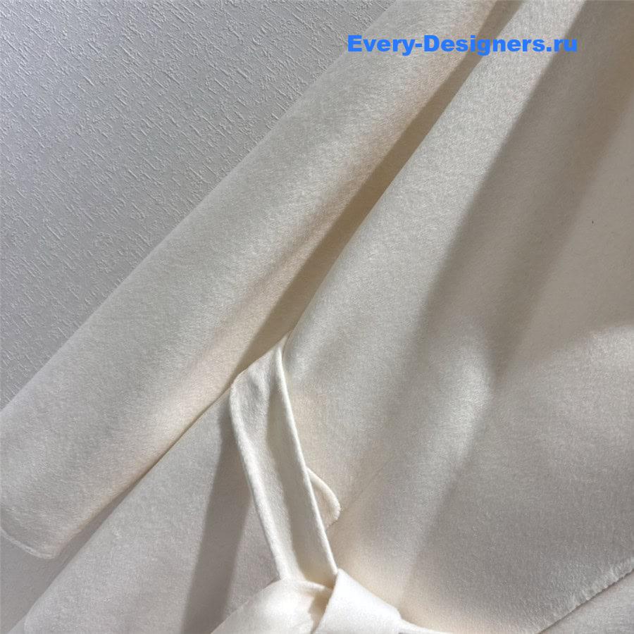 H**me5 cashmere coat with stand collar