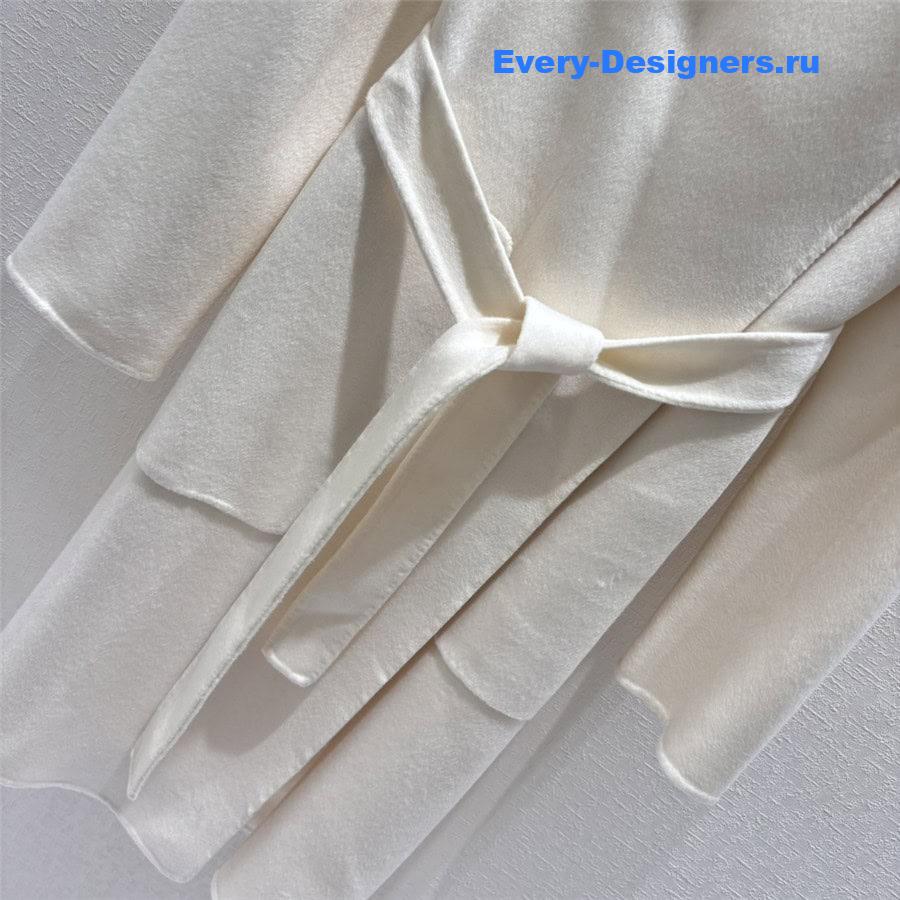 H**me5 cashmere coat with stand collar