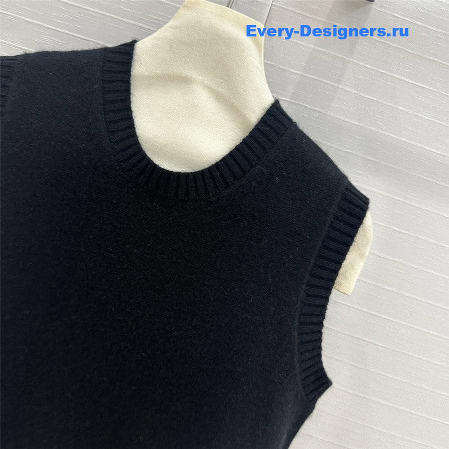 D10r twinset sleeveless knit top in black