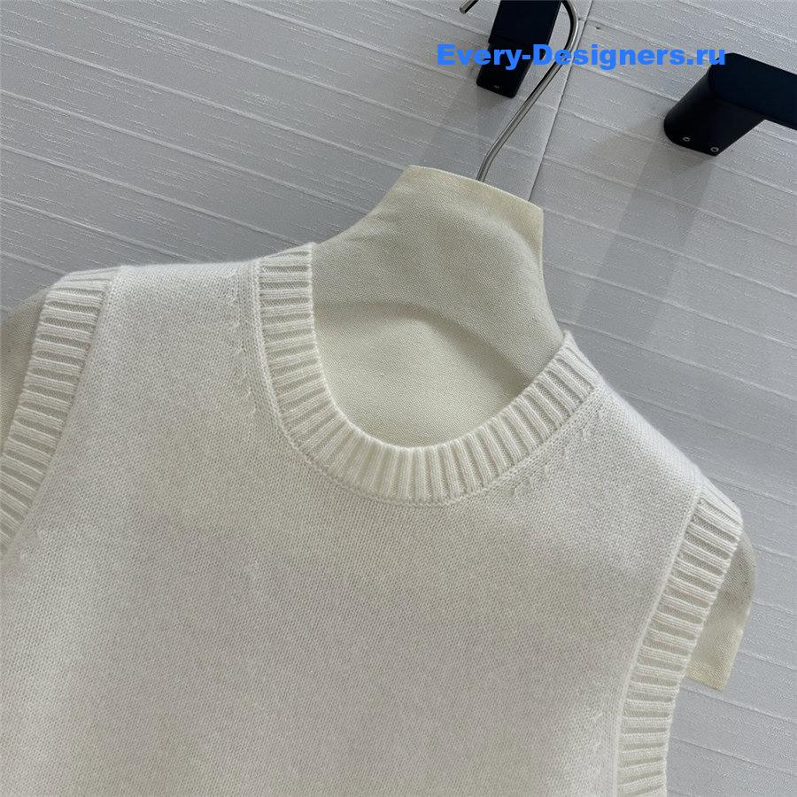D10r twinset sleeveless knit top in white