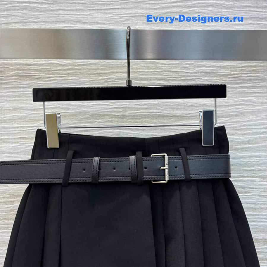 D10r belt pleated skirt
