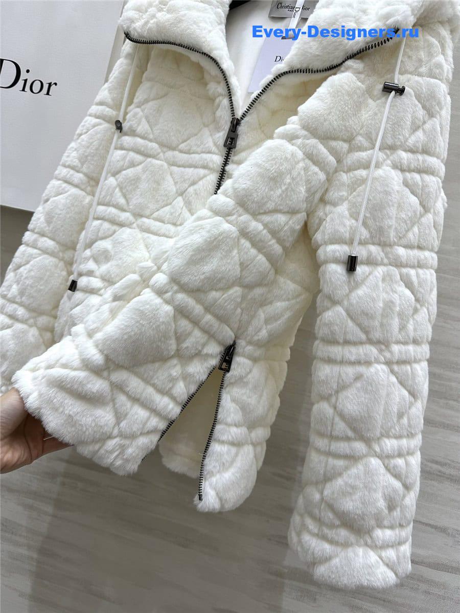 D10r eco-friendly fur hooded coat