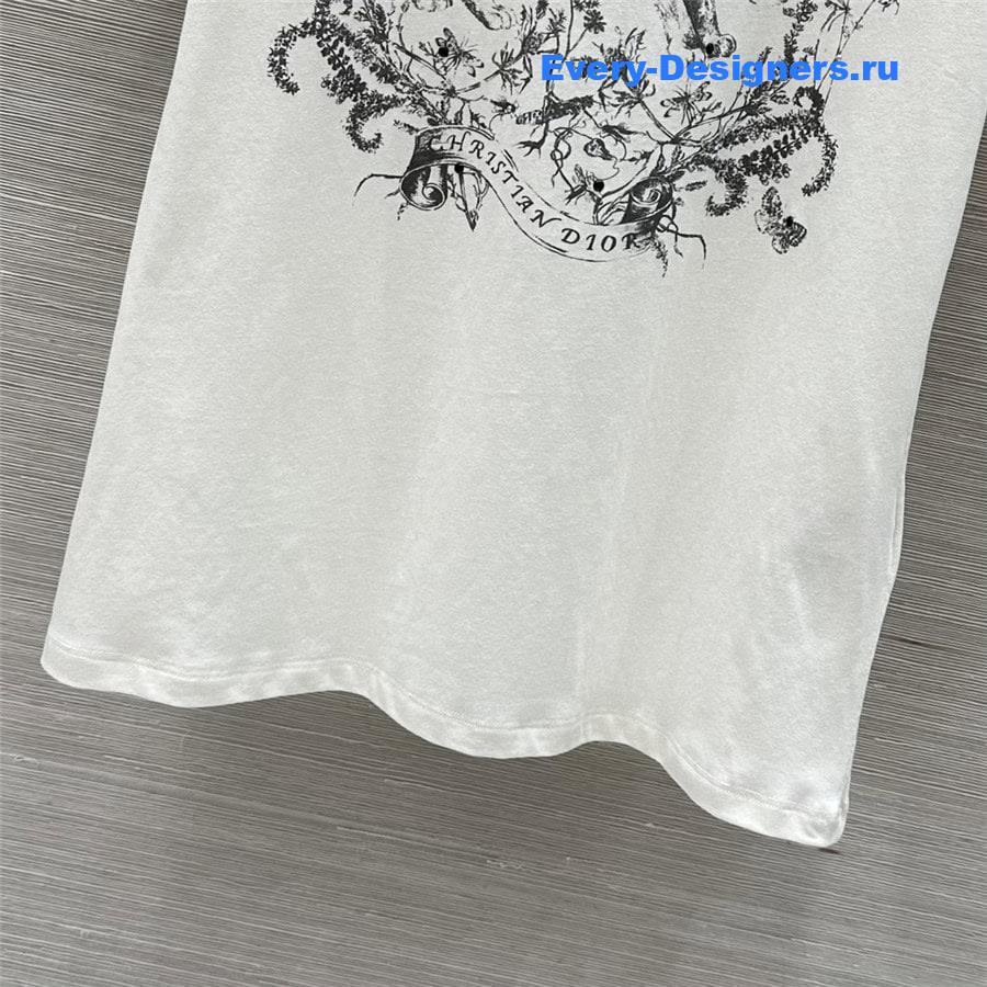 D10r positioning print t-shirt