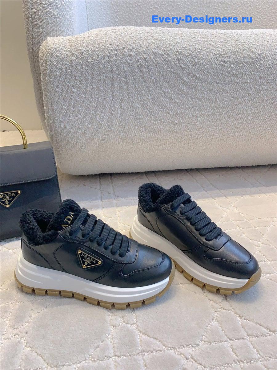 Pra*a triangle logo lace-in sneakers black