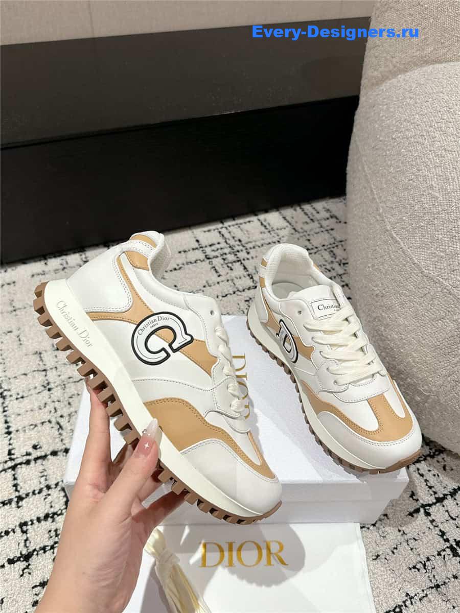 c’est D10r sneaker white