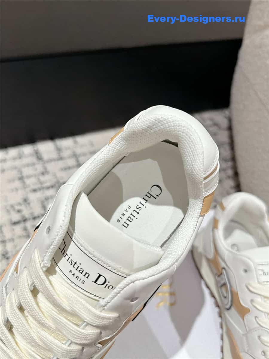 c’est D10r sneaker white