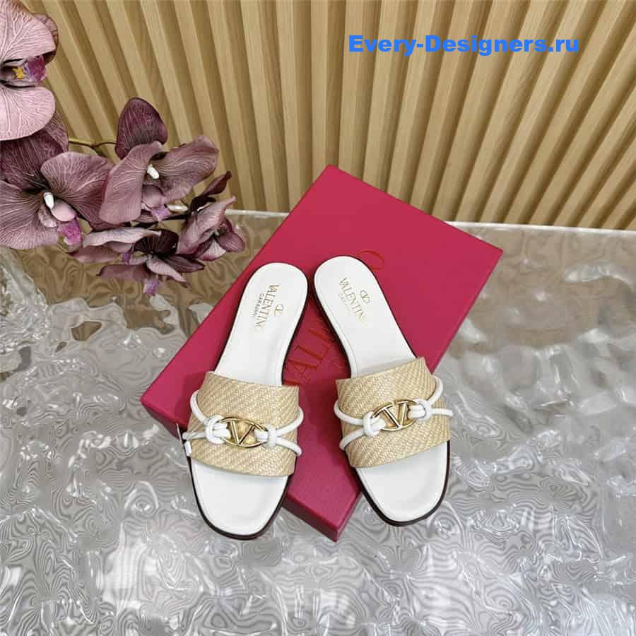 Va1e*ntin0 vlogo white woven raffia slides