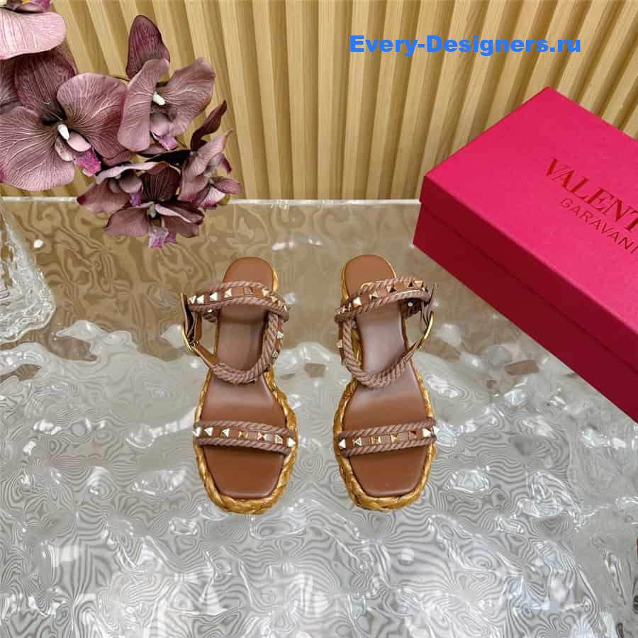 Va1e*ntin0 rockstud beige wedge calfskin sandals
