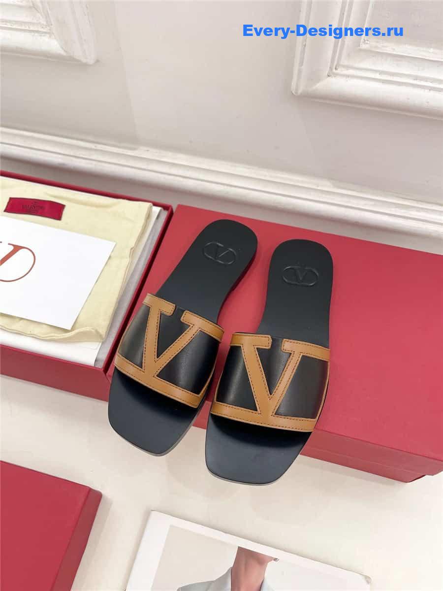 Va1e*ntin0 big logo flat slippers