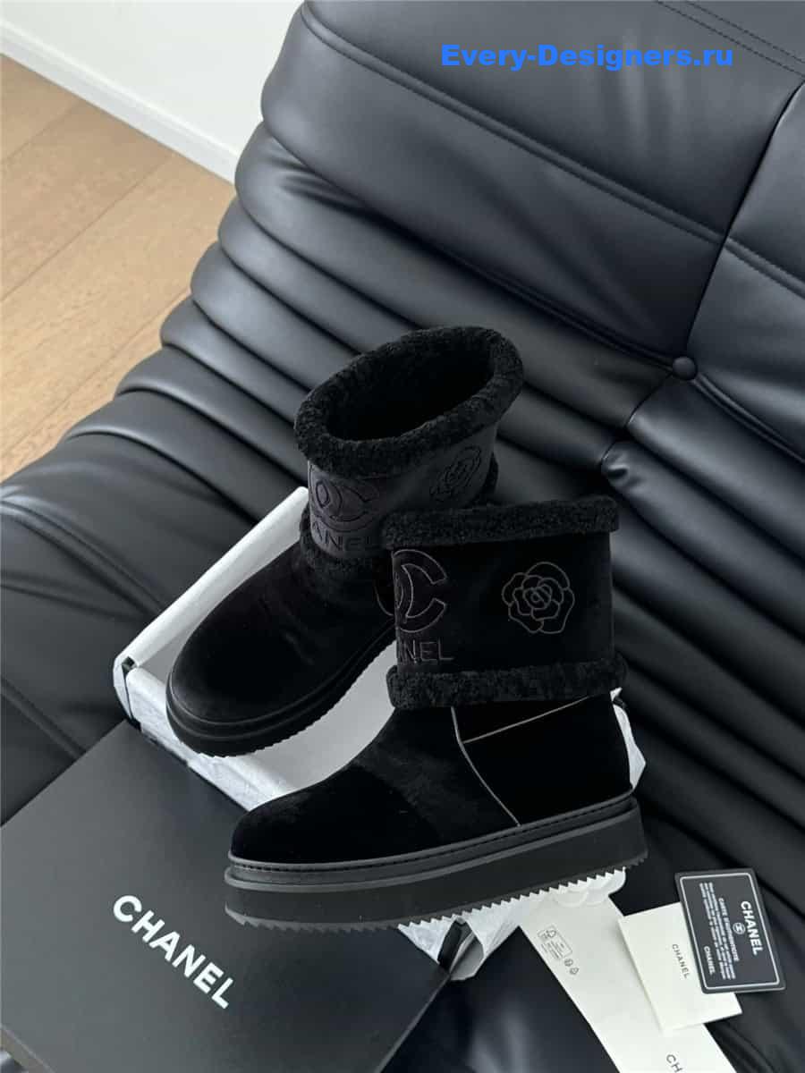 Ch**el women shearling boots