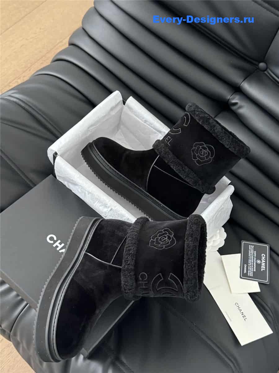 Ch**el women shearling boots