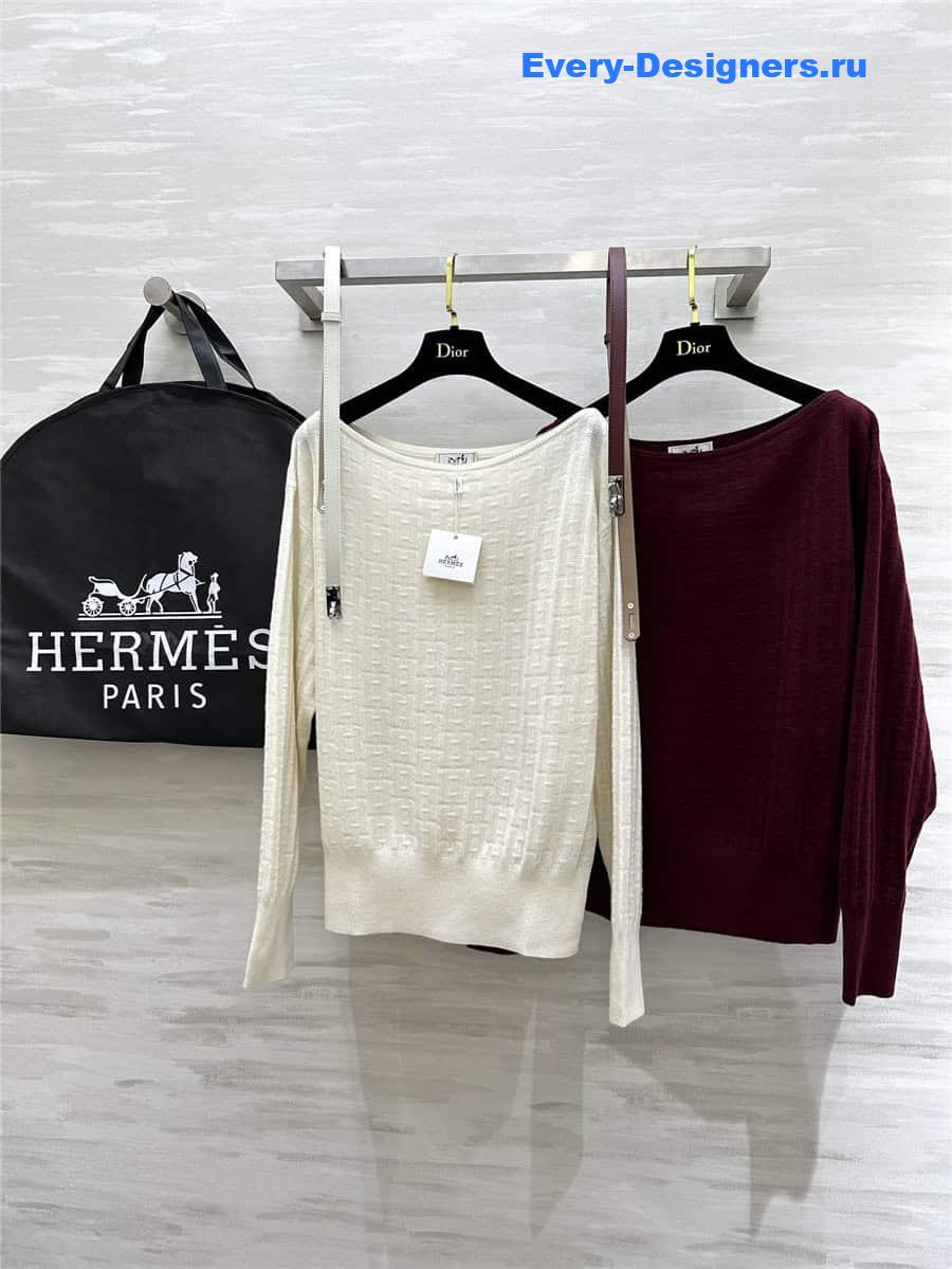 H**me5 h long-sleeved top