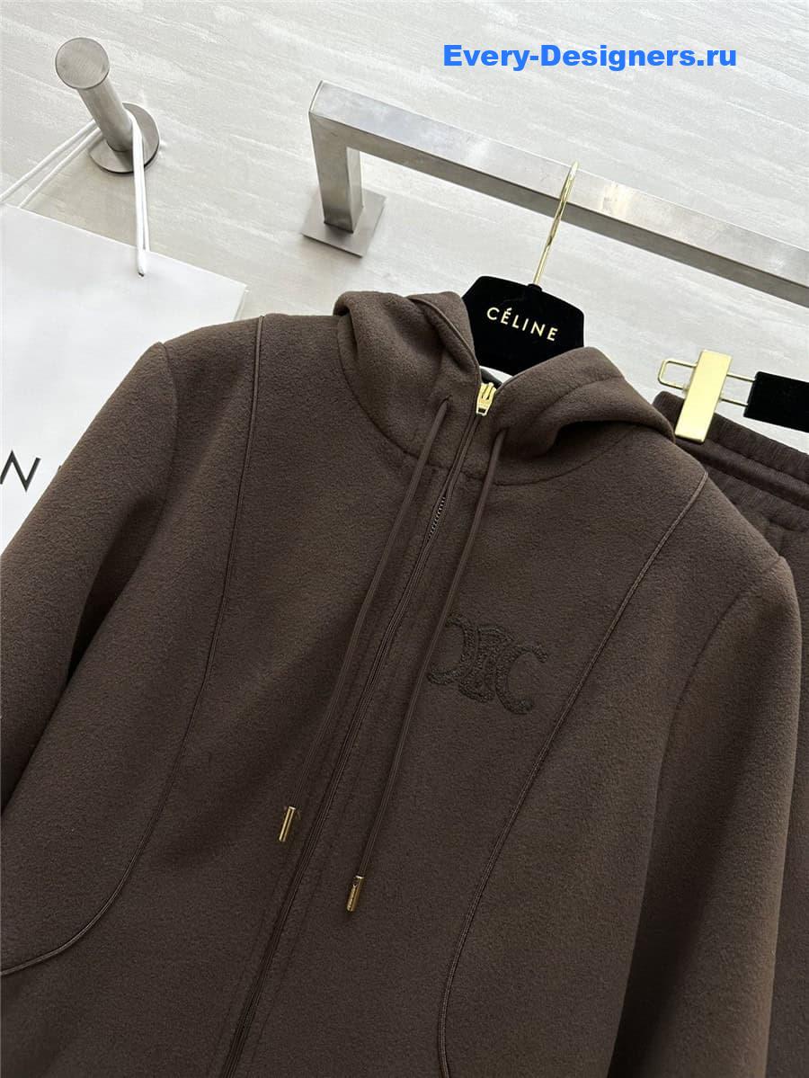 Ce1i*e old money style suit