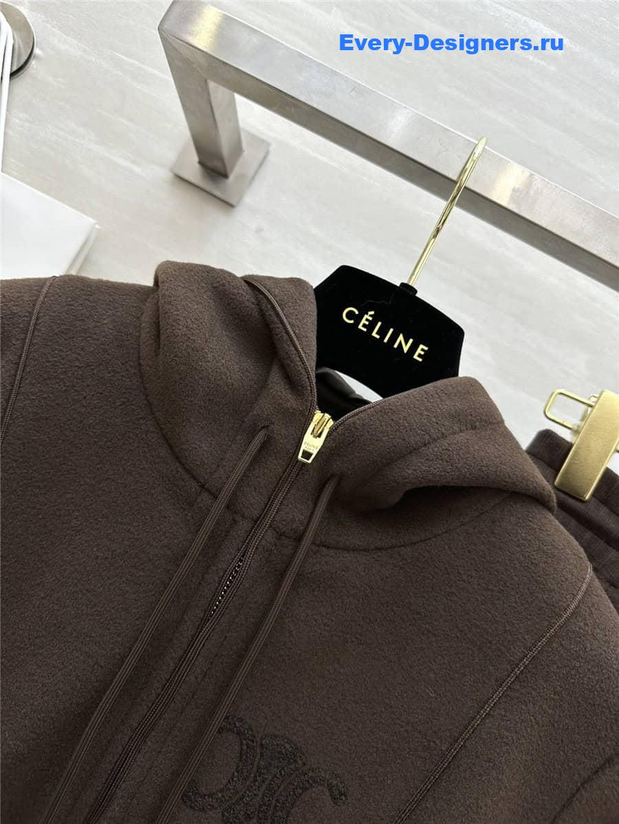 Ce1i*e old money style suit