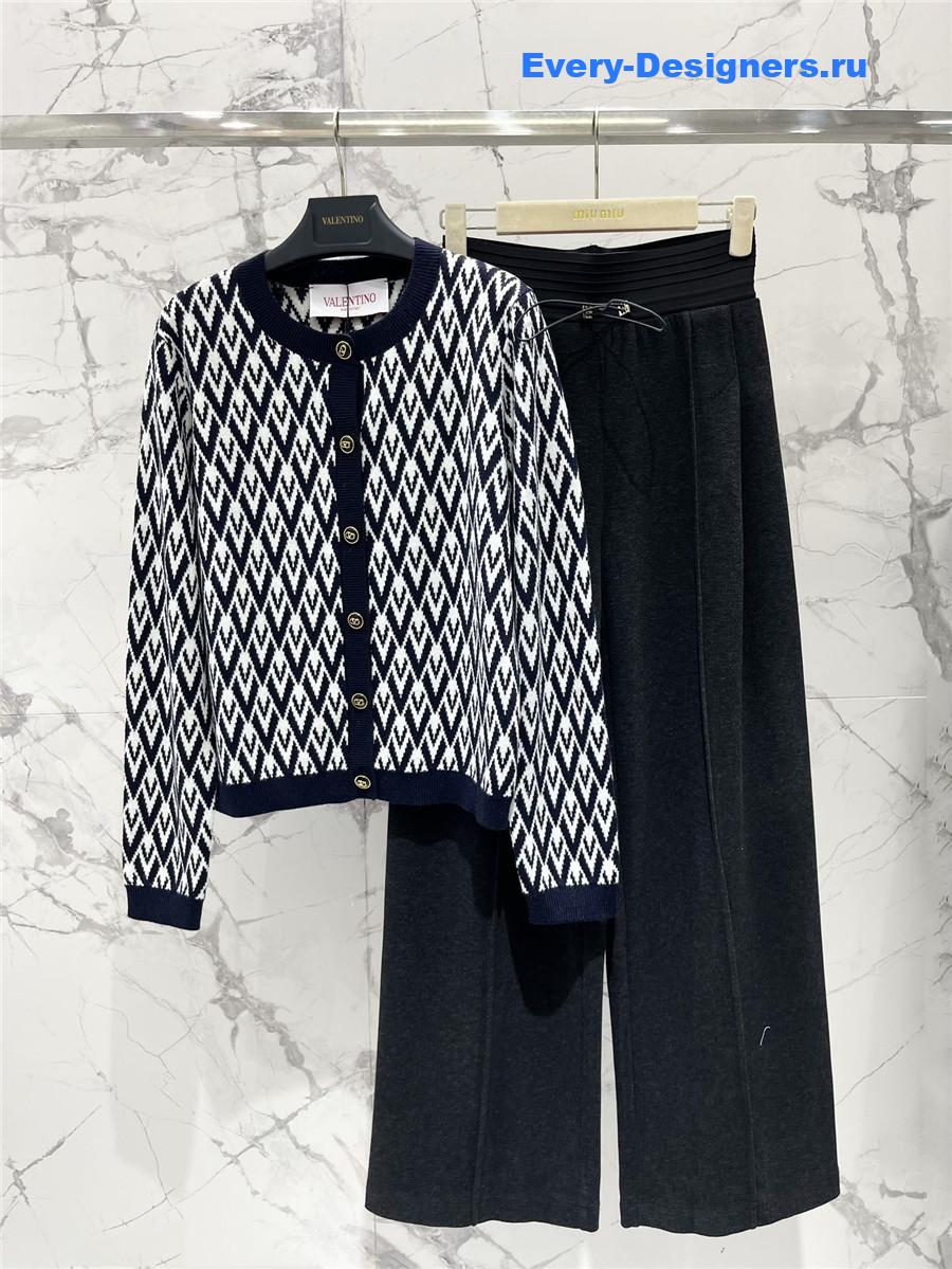 Va1e*ntin0 toute la v cardigan in black