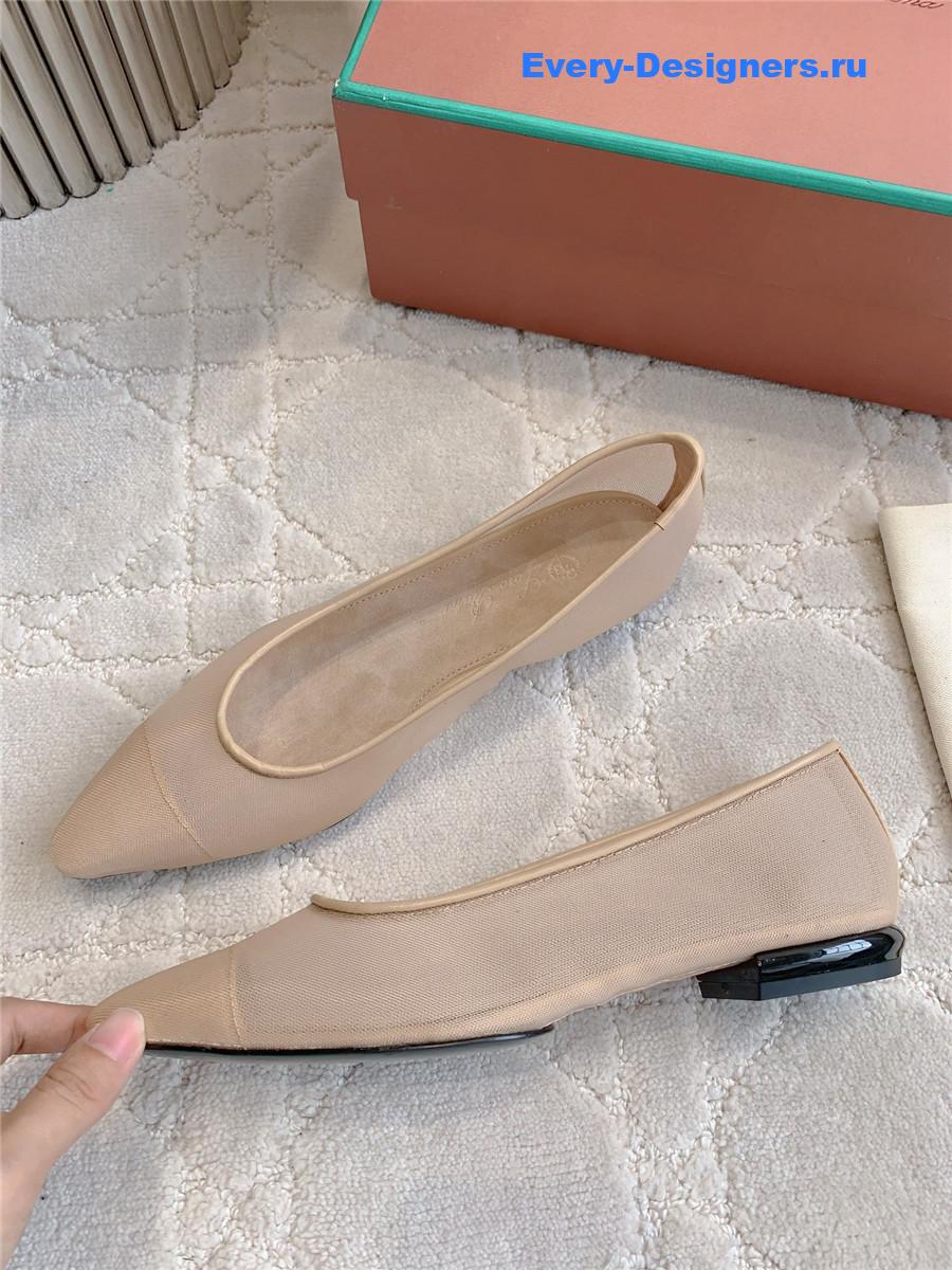 L0r0 P1ana primula ballet flat in beige microfibre