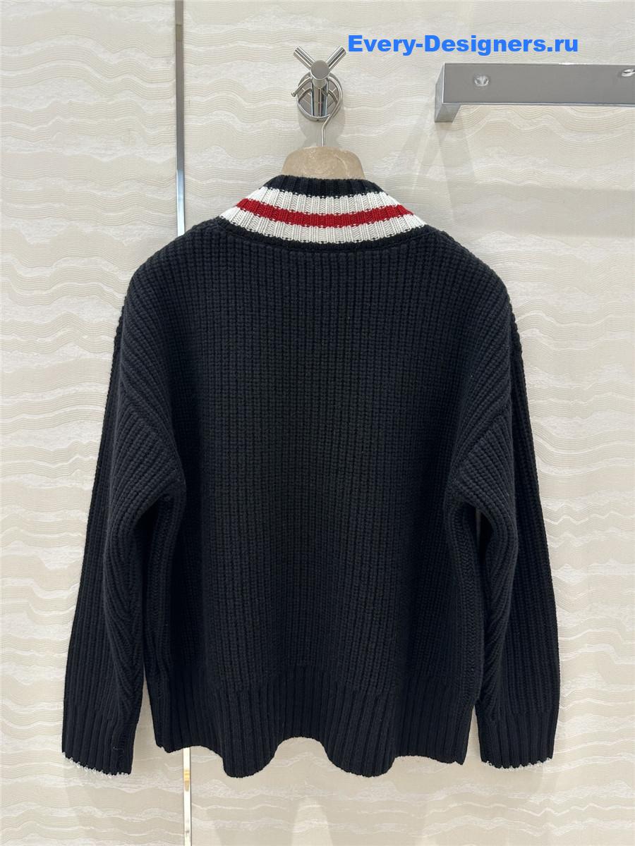 BC Contrasting V-Neck Sweater