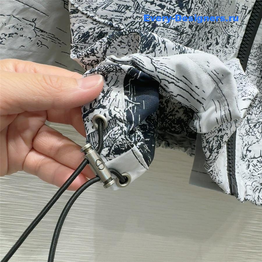 D10r new hooded jacket