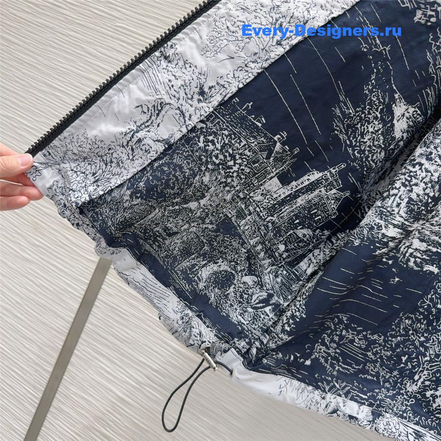 D10r new hooded jacket