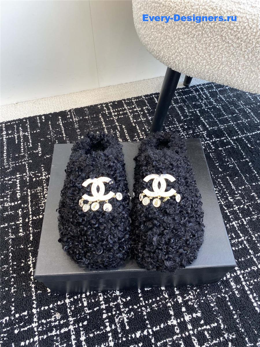 CC fur slippers
