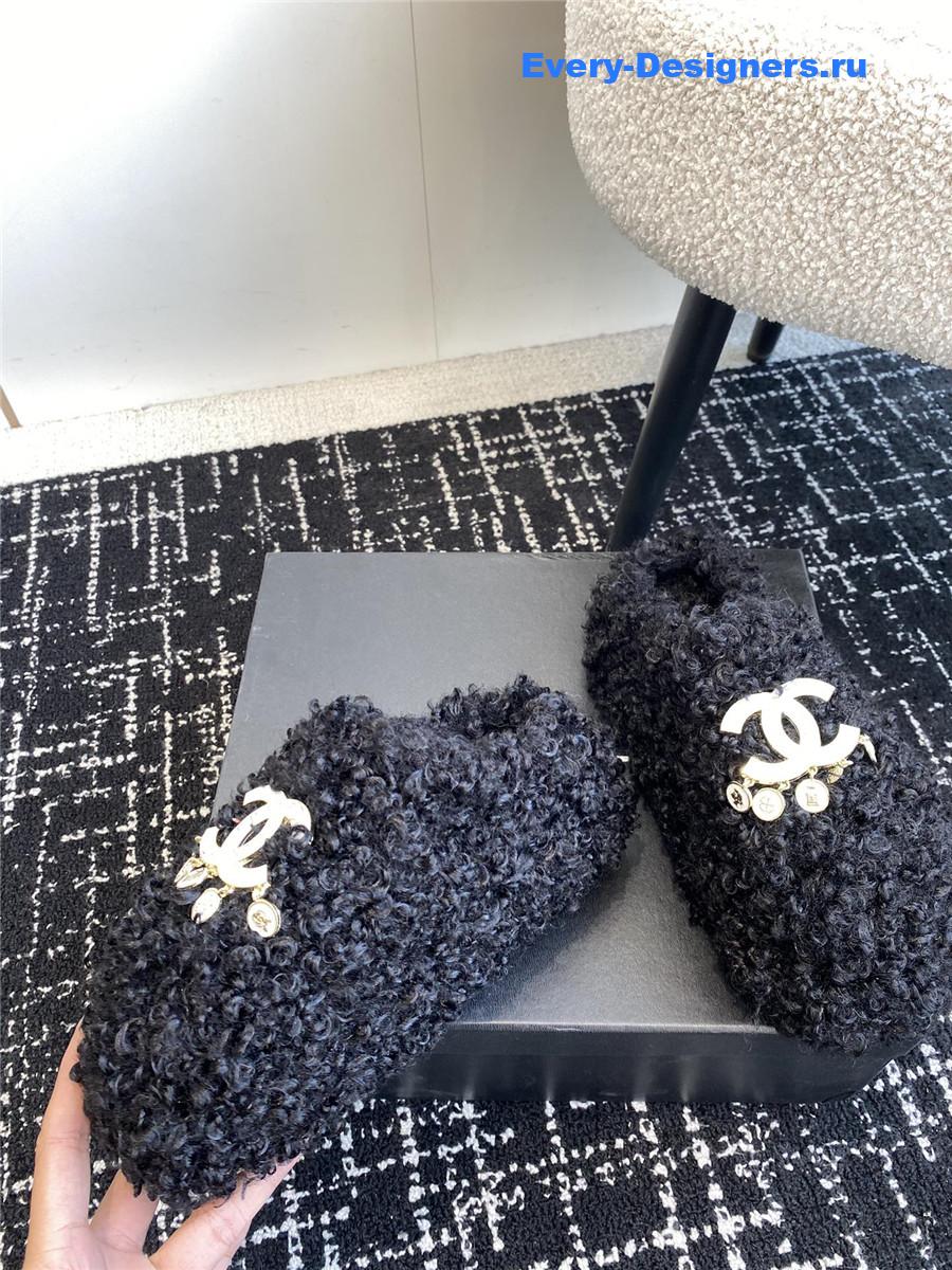 CC fur slippers