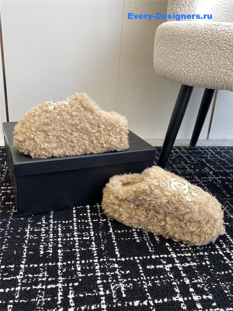 CC fur slippers