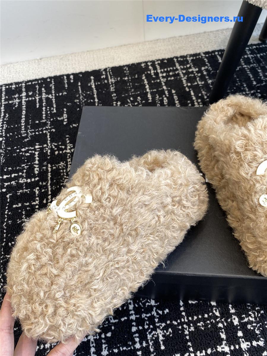 CC fur slippers