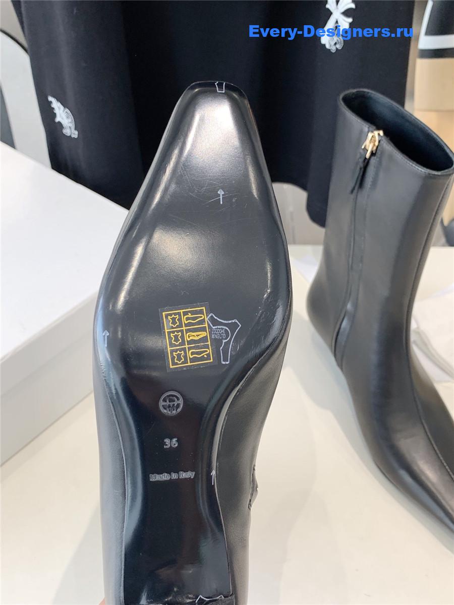 The R0w liisa black leather ankle boots