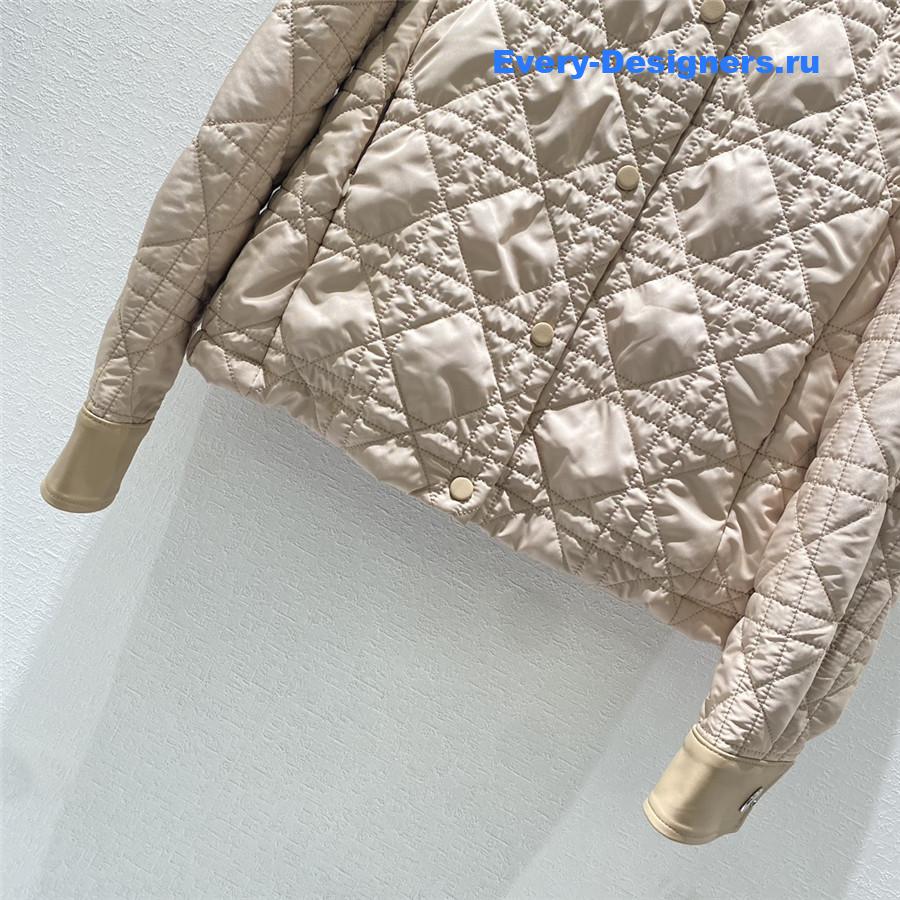 D10r lapel macrocannage down jacket in beige