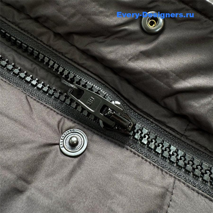 Ba1en*iaga logo embroidered down jacket