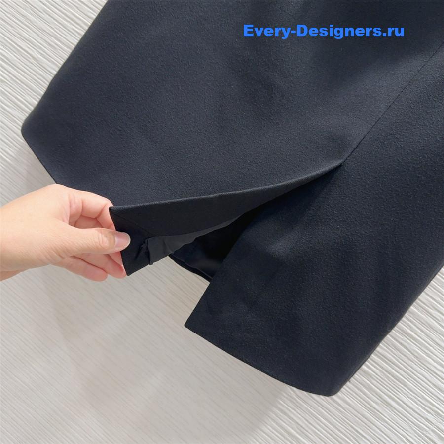 Pra*a new short skirt