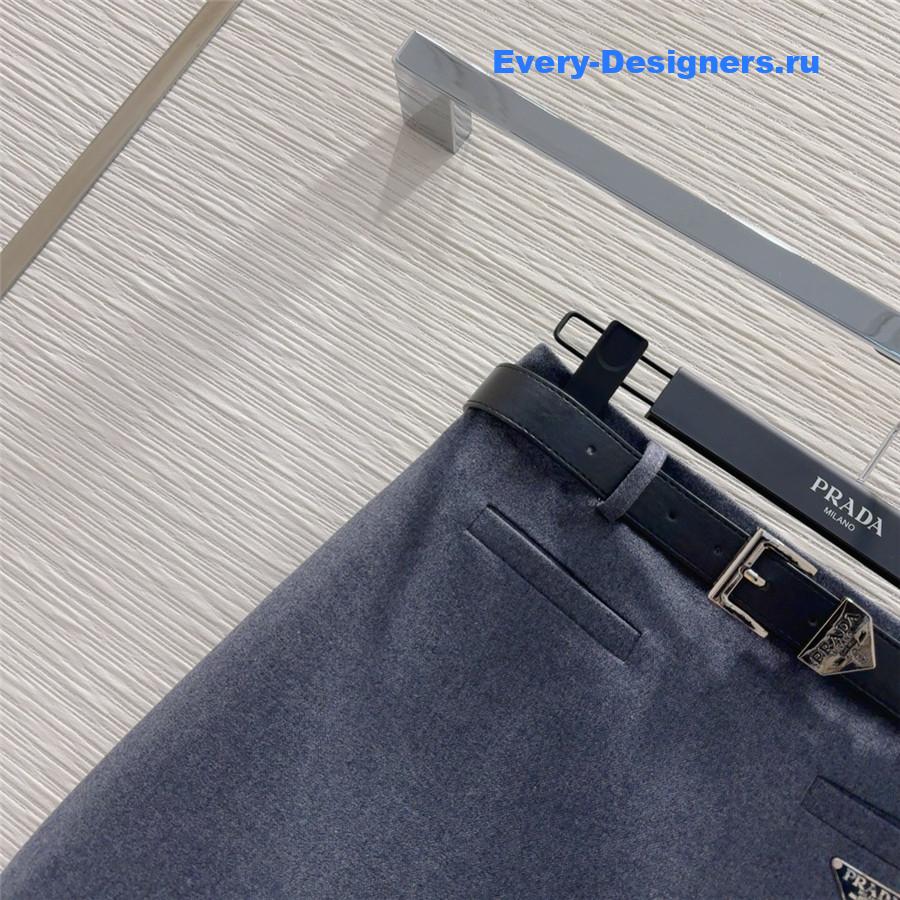 Pra*a new short skirt