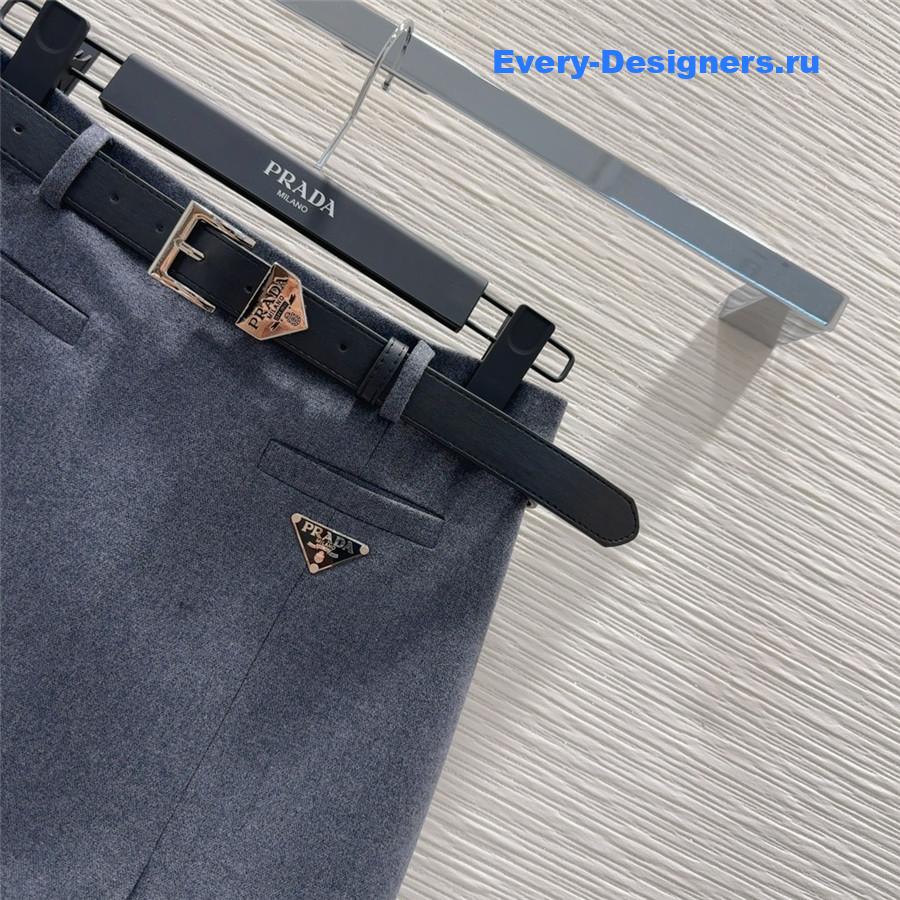 Pra*a new short skirt