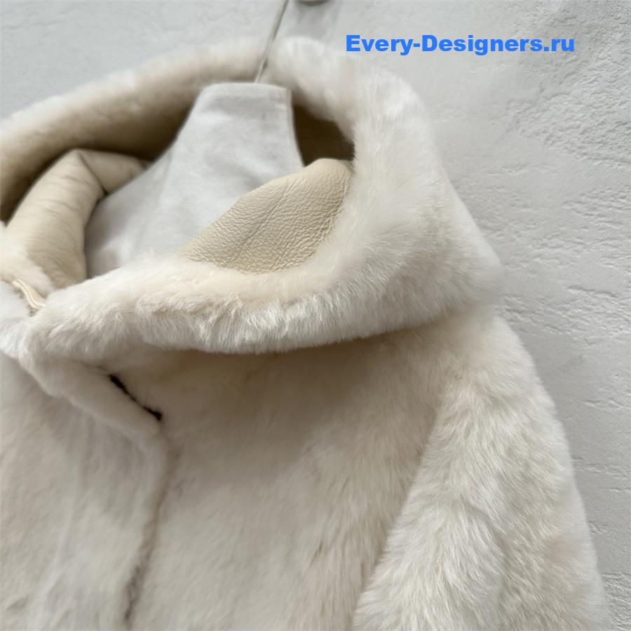 L0r0 P1ana short shearling coat