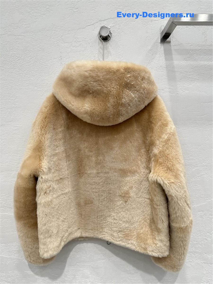 L0r0 P1ana short shearling coat