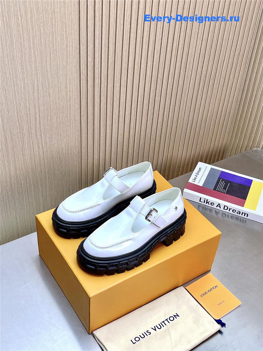 l0vis Vvtt0n white mary jane loafers