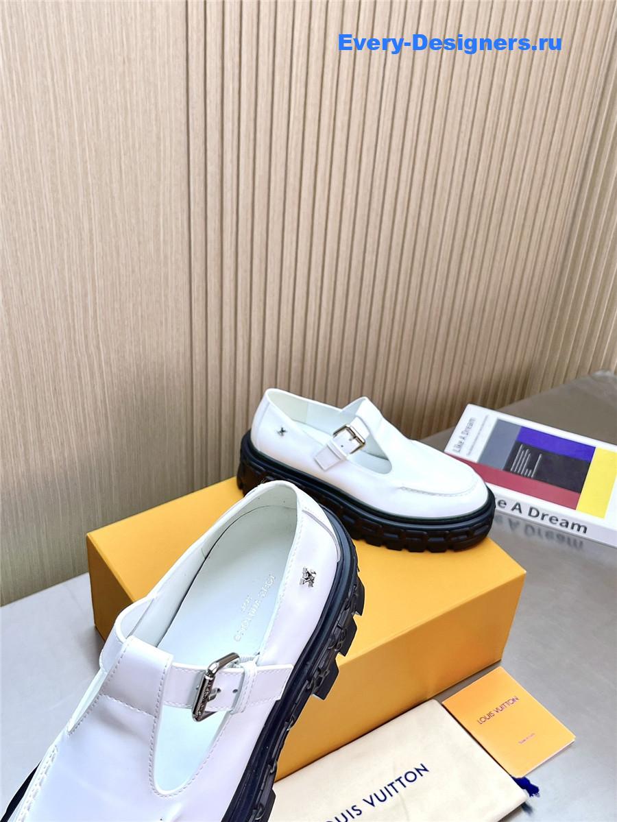 l0vis Vvtt0n white mary jane loafers