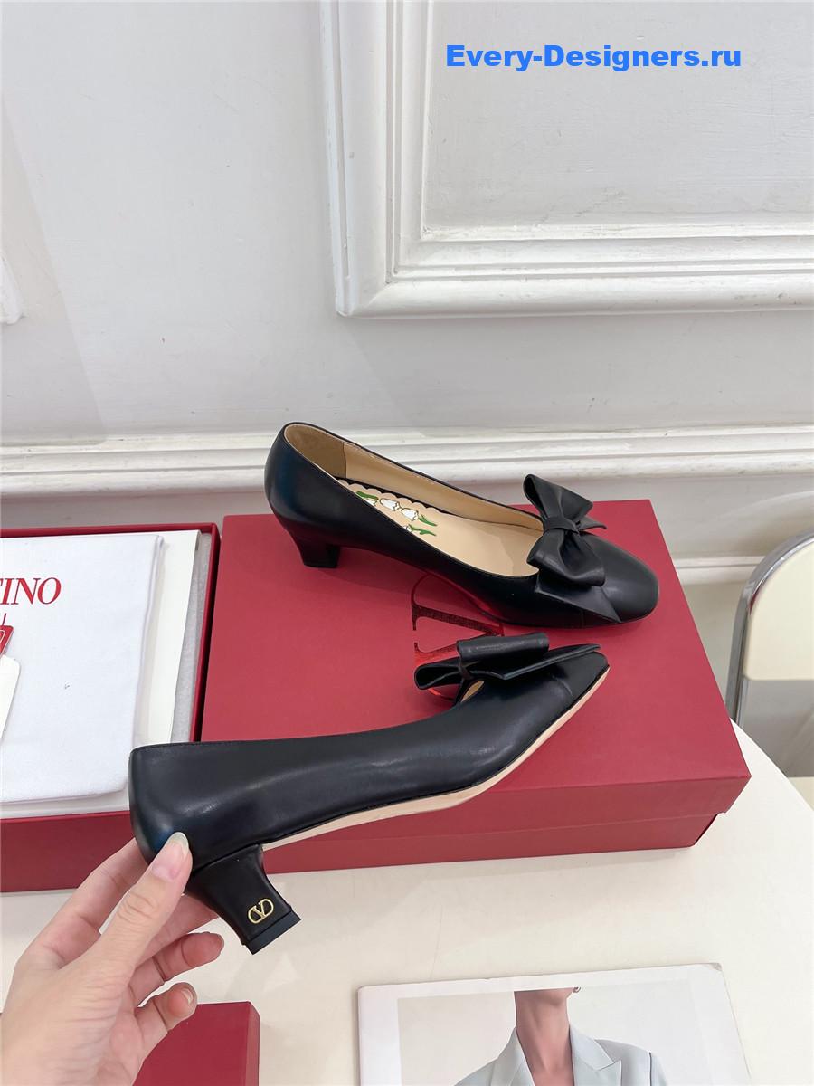 Va1e*ntin0 bowow pump in kidskin 45mm black