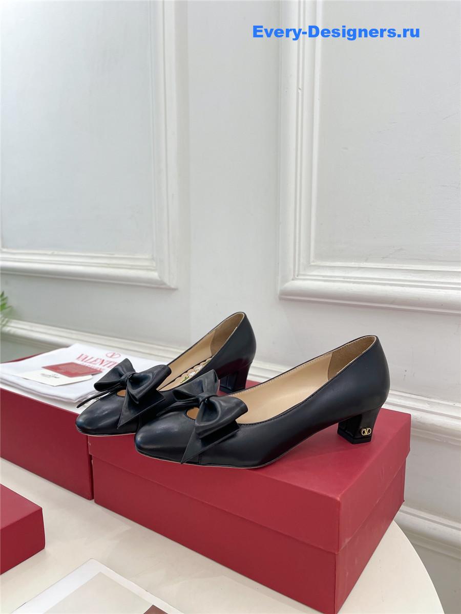 Va1e*ntin0 bowow pump in kidskin 45mm black