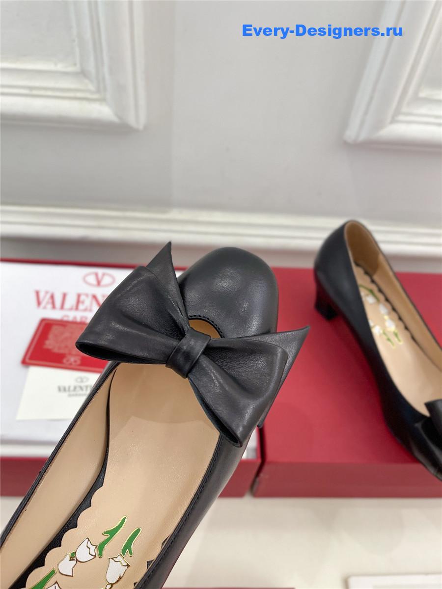 Va1e*ntin0 bowow pump in kidskin 45mm black