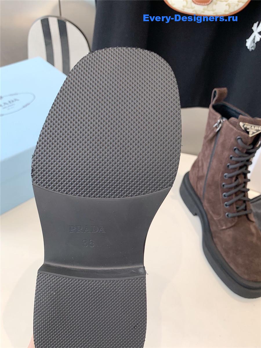 Pra*a suede triangle logo brown high top boots