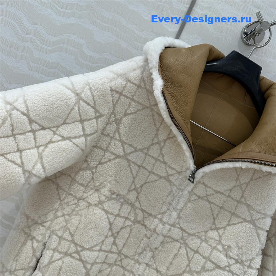 D10r shearling hooded coat