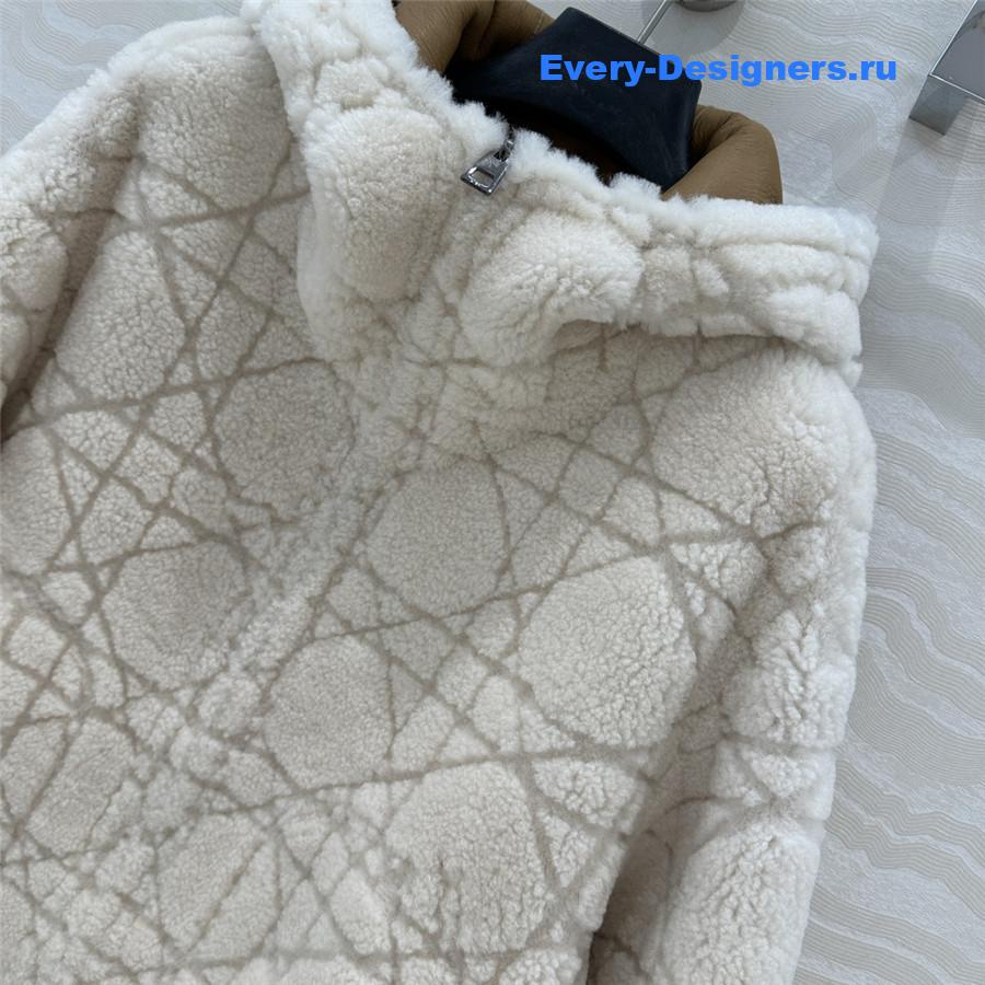 D10r shearling hooded coat