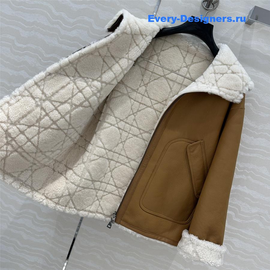D10r shearling hooded coat