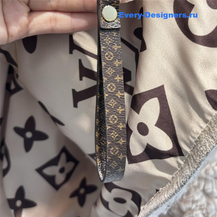 l0vis Vvtt0n lv lambswool curly lapel coat