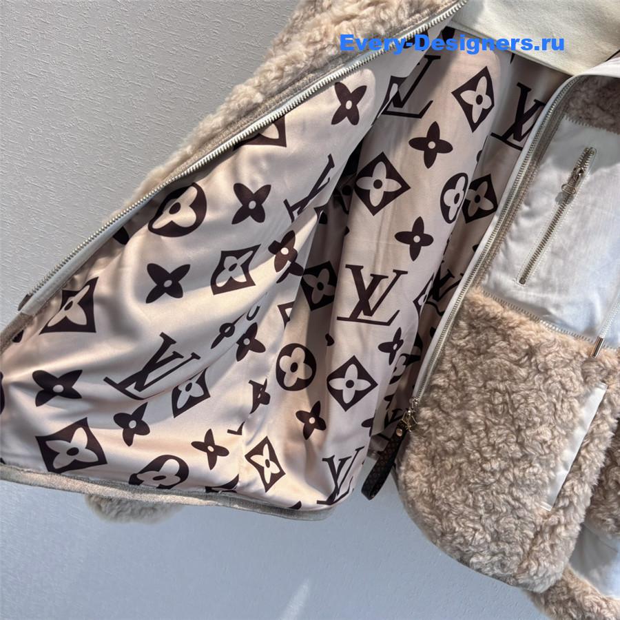 l0vis Vvtt0n lv lambswool curly lapel coat