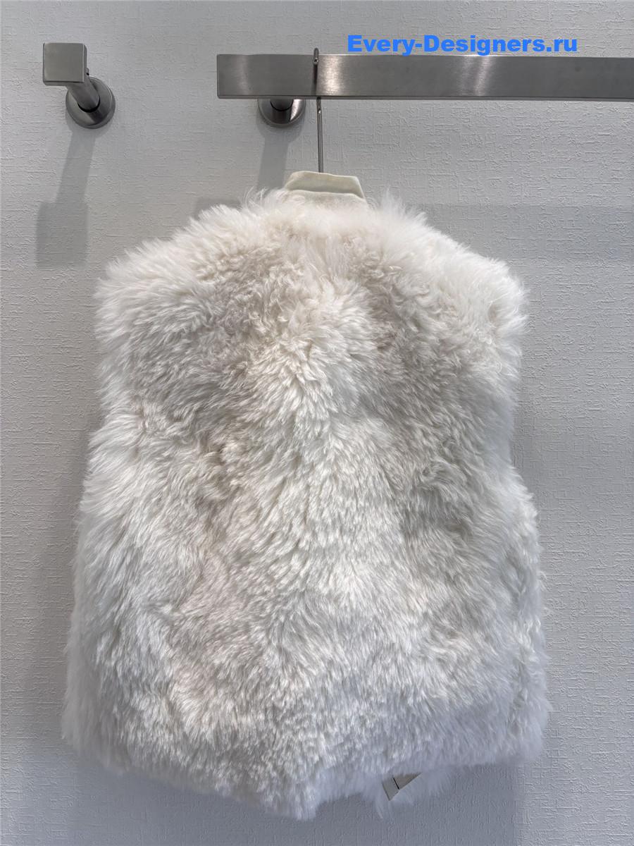 l0vis Vvtt0n lv curly fur vest