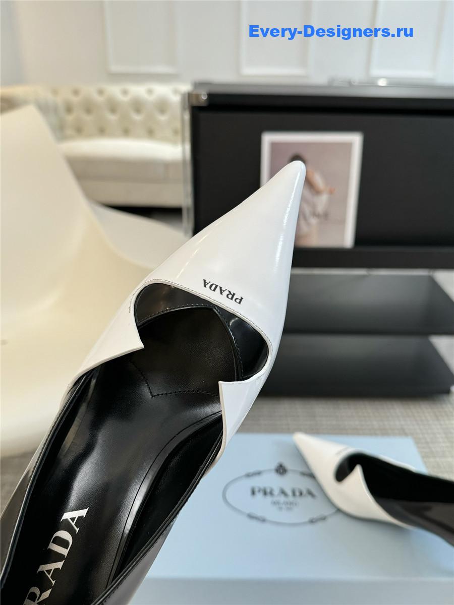 Pra*a smooth leather pumps in white/black