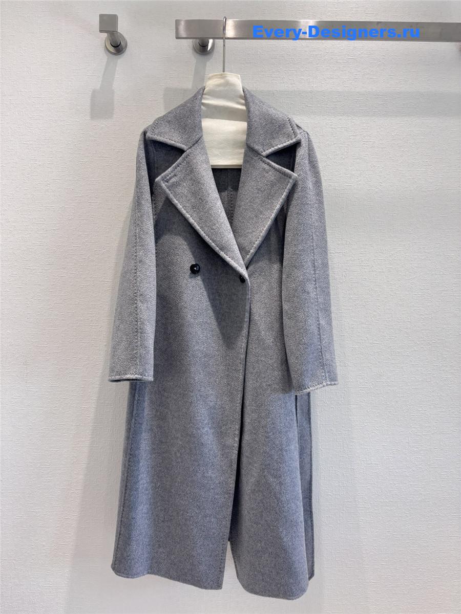 H**me5 cashmere coat with large lapels