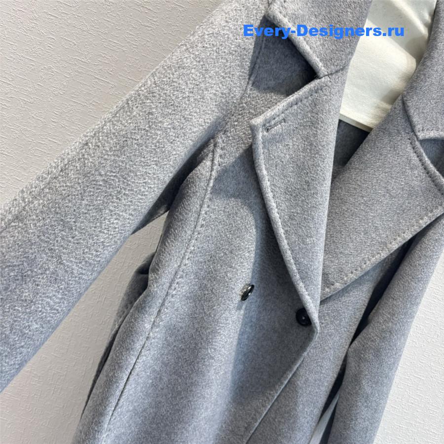H**me5 cashmere coat with large lapels